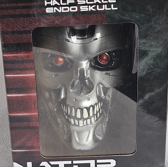 Other - Terminator Genesis Half Scale Endo Skull Chronicle Collectibles Loot Crate